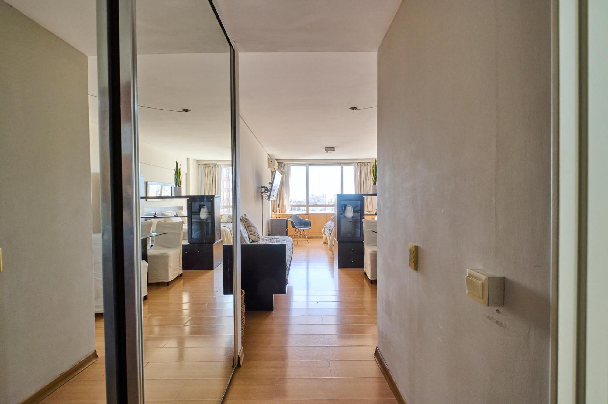 Recoleta: Elegance, Pool And Prime Location Buenos Aires