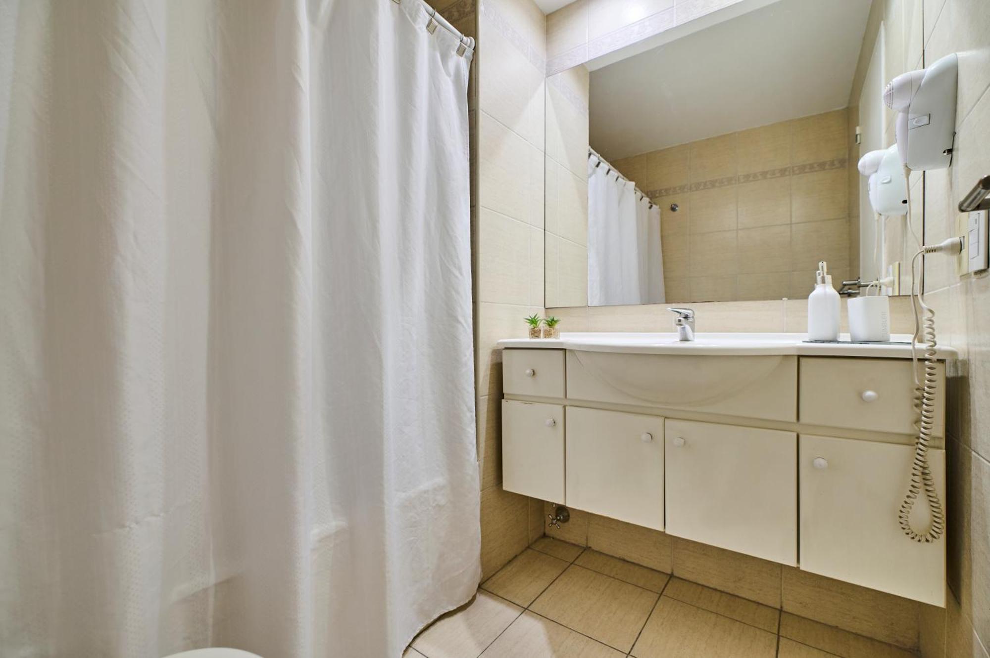 Recoleta: Elegance, Pool And Prime Location Apartment Buenos Aires