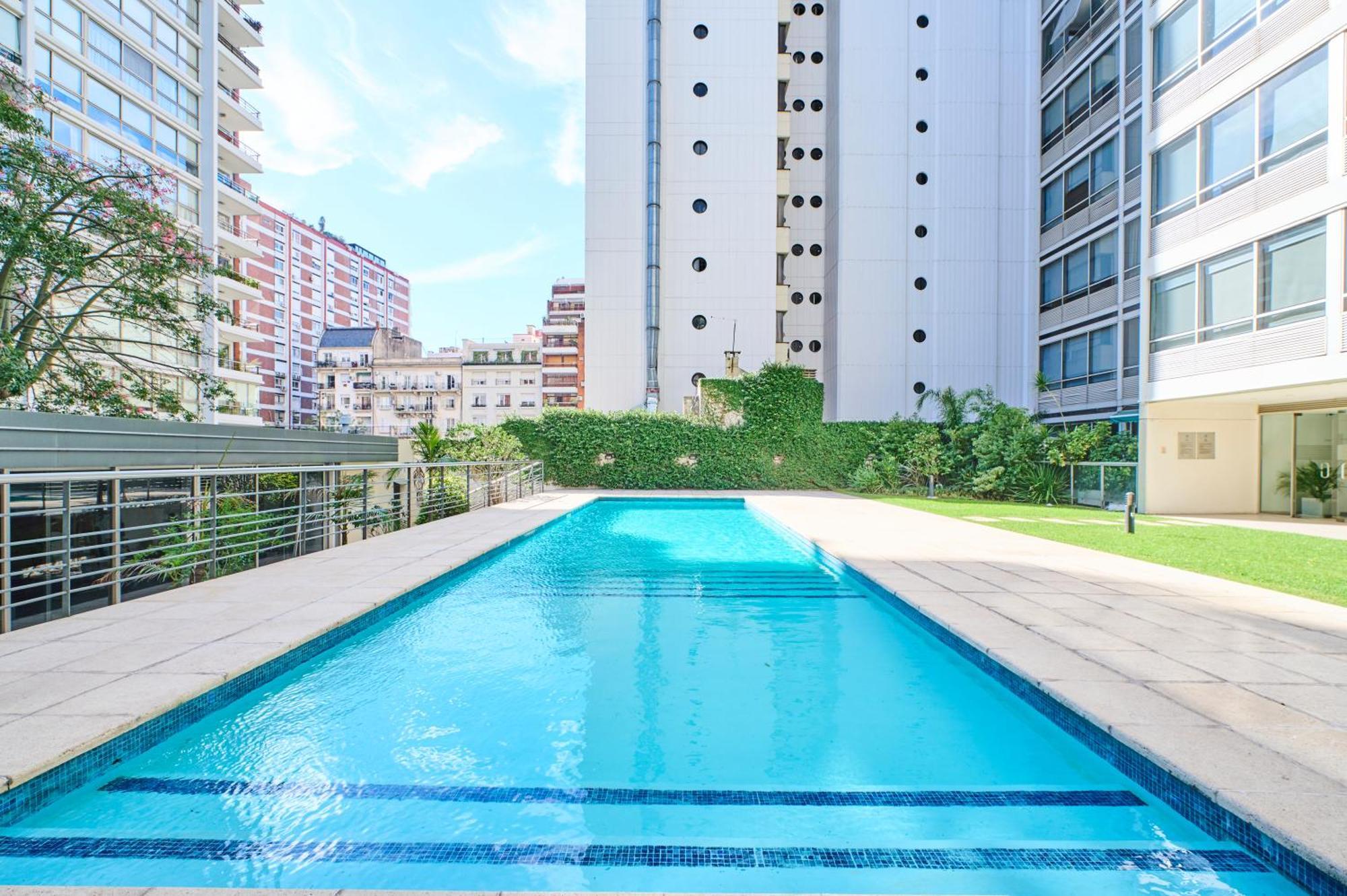Apartment Recoleta: Elegance, Pool And Prime Location Buenos Aires