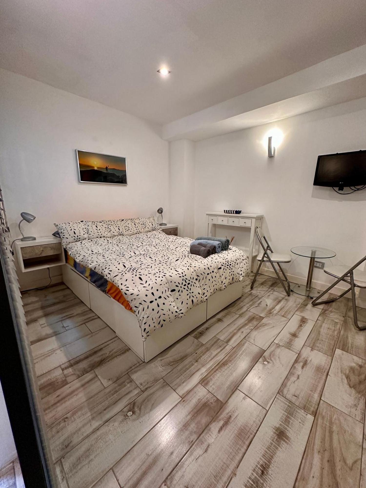 Plaza De Mayo - Diplomat's 3 Bedroom Ensuite Haven *