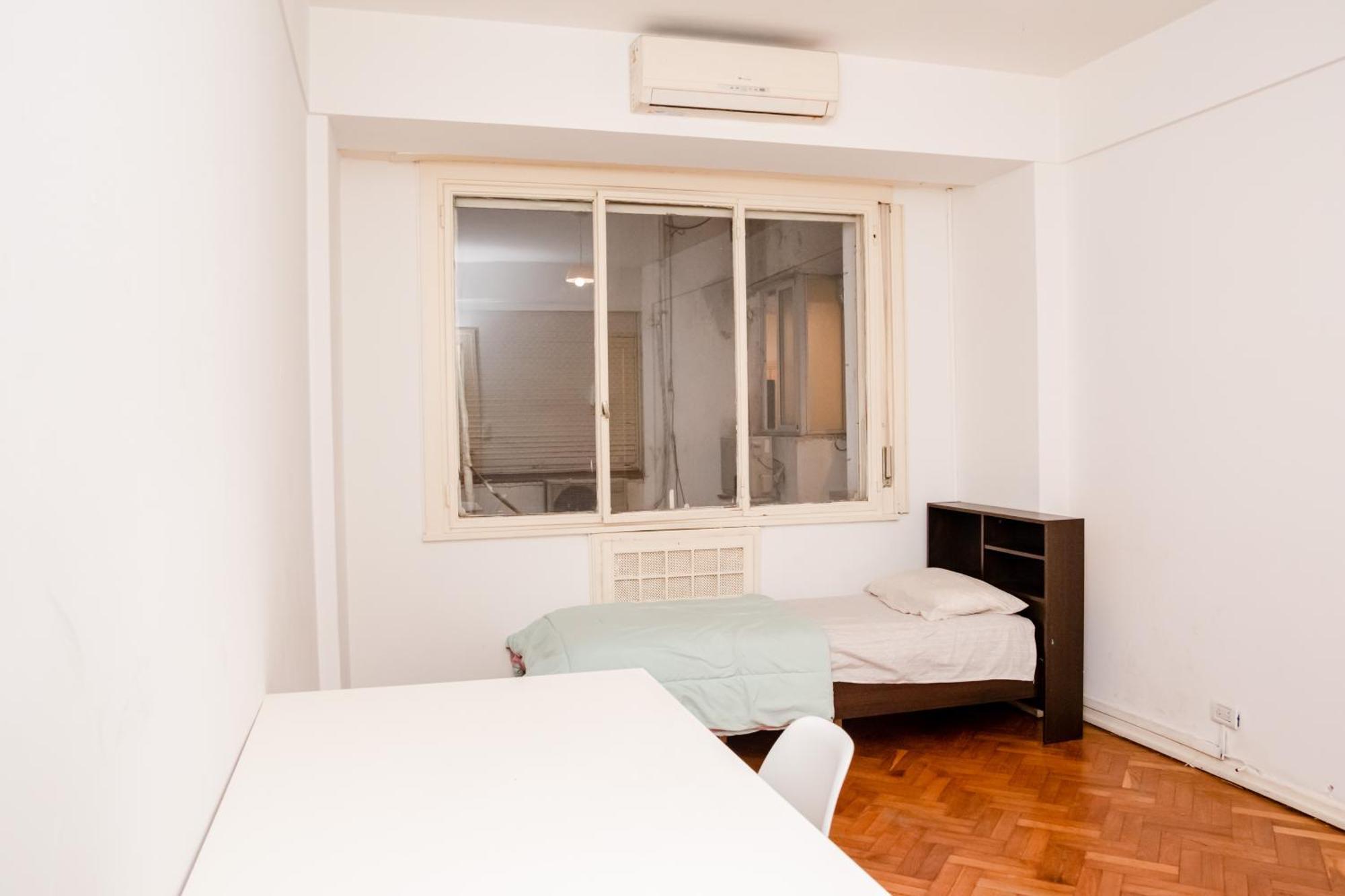 Hospedagem domiciliar Private In A Huge Multicultural Buenos Aires