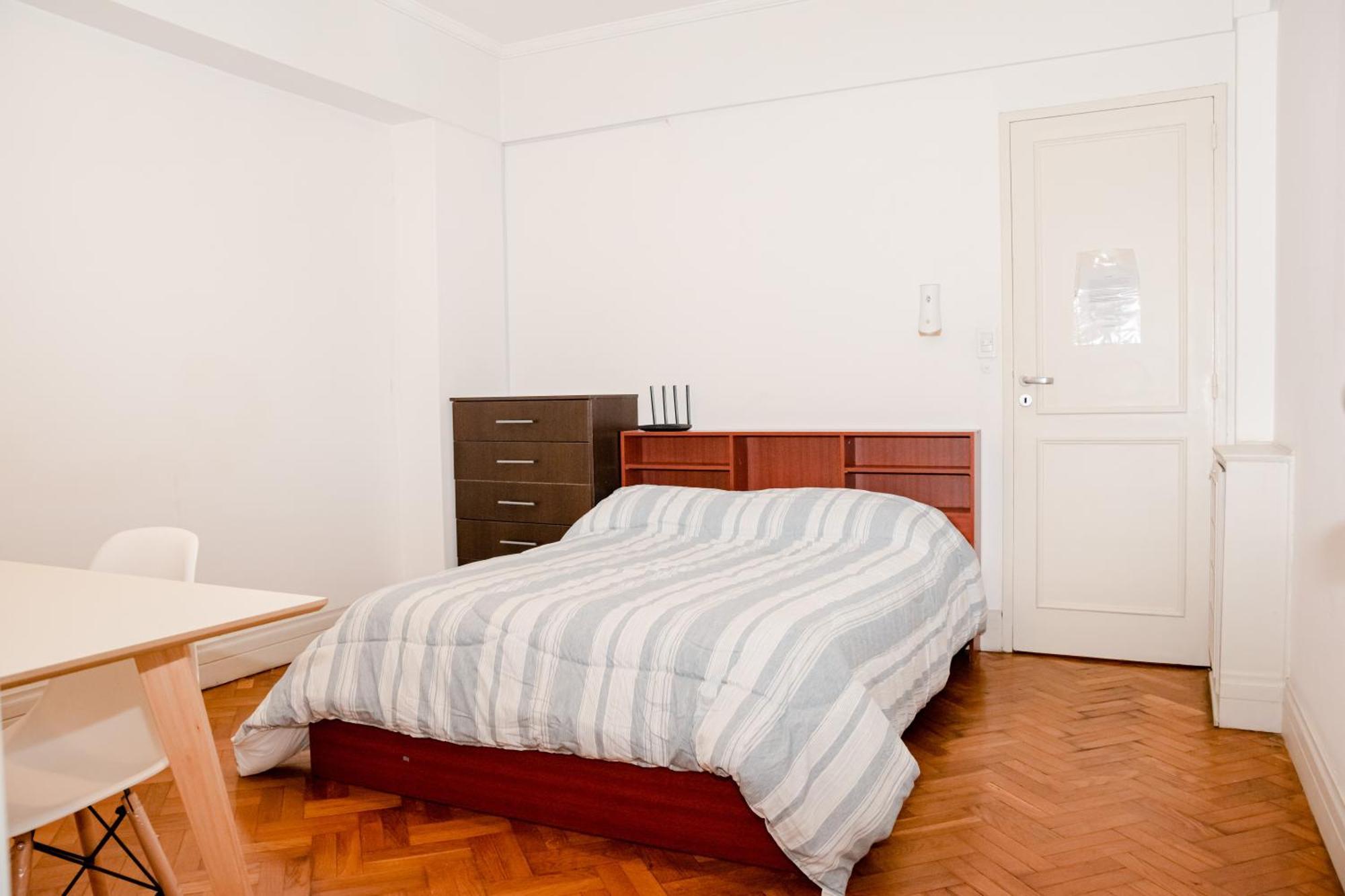 Hospedagem domiciliar Private In A Huge Multicultural Buenos Aires