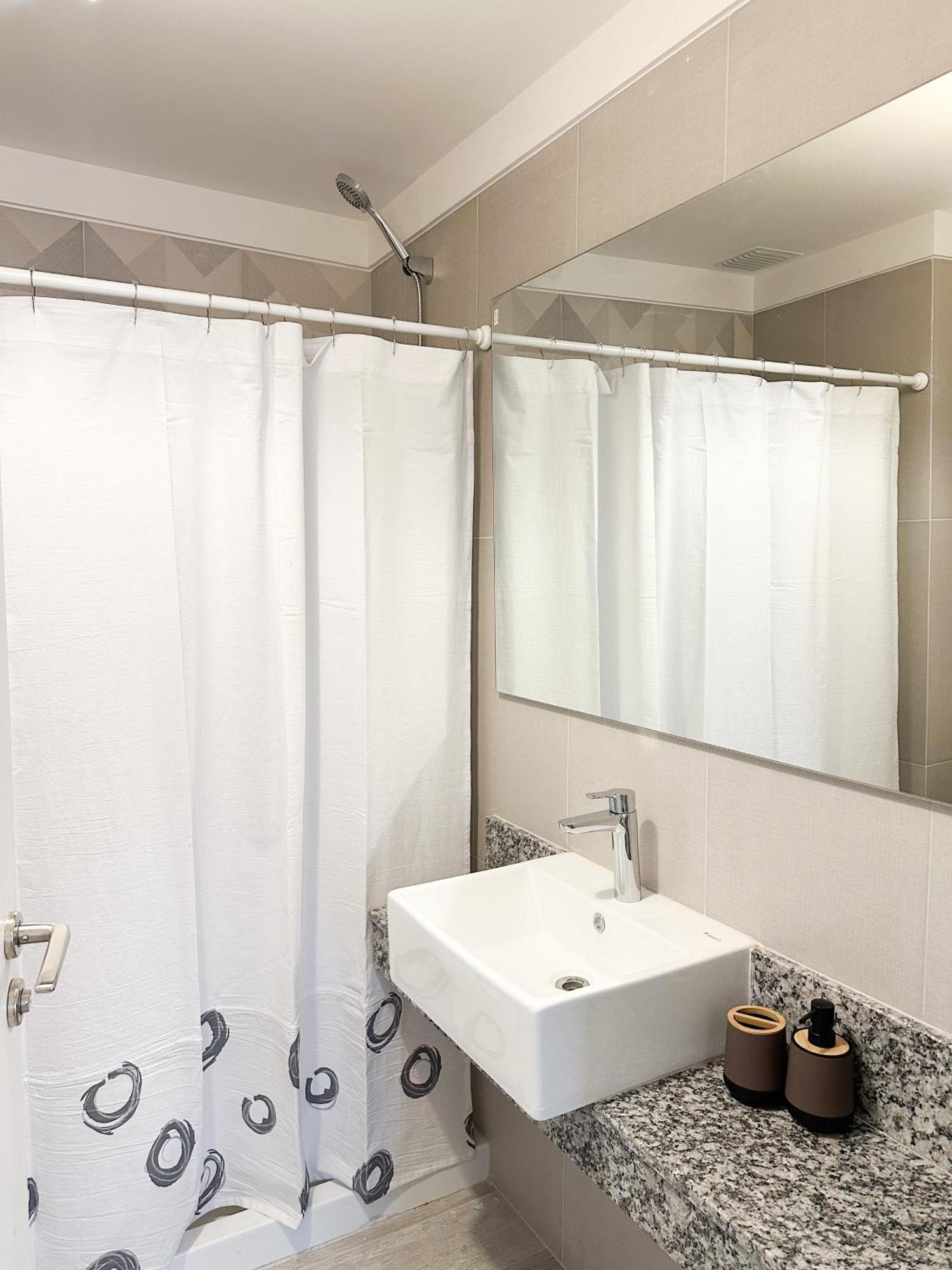 Apartamento Apto 1amb Con Balcon Cerca De Arcos Y Visa
