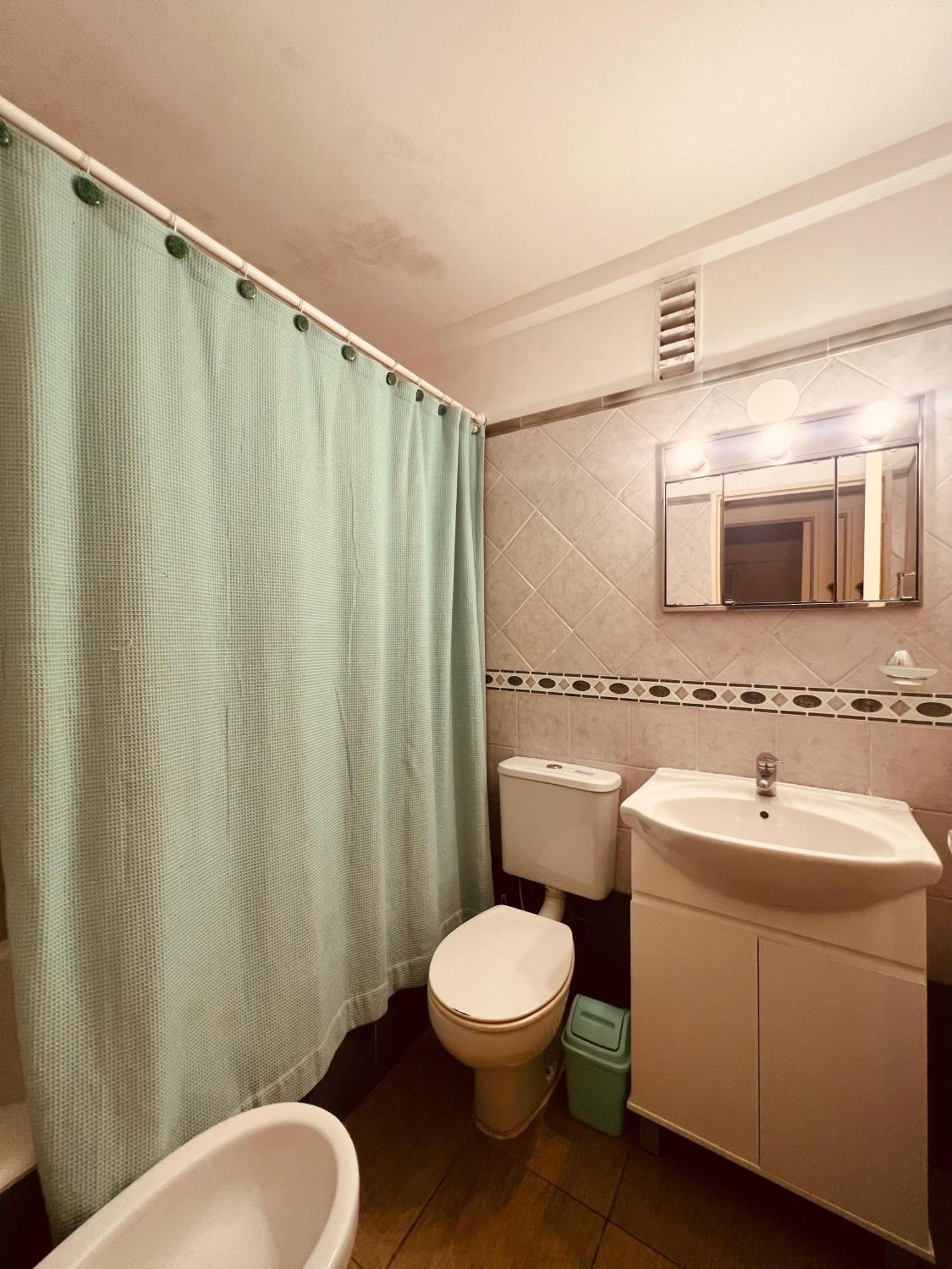 Apartamento Amplio Departamento En La Mejor Zona De Palermo Sobre La Avenida Coronel Diaz