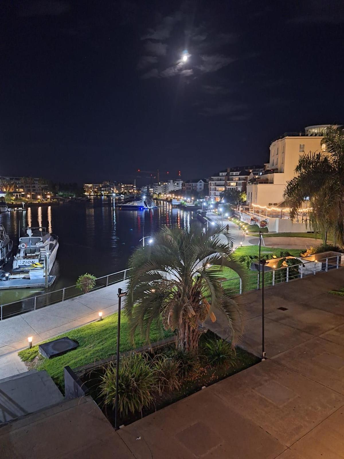 Apart , Departamento Condominio Bahia Grande Nordelta, Tigre , Balcon Y Vista A La Bahia