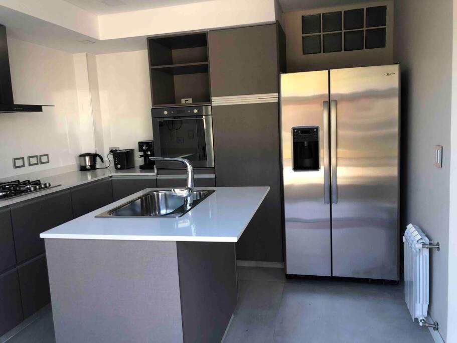 Apartamento Modern Two-story House With Terrace In Nunez River *