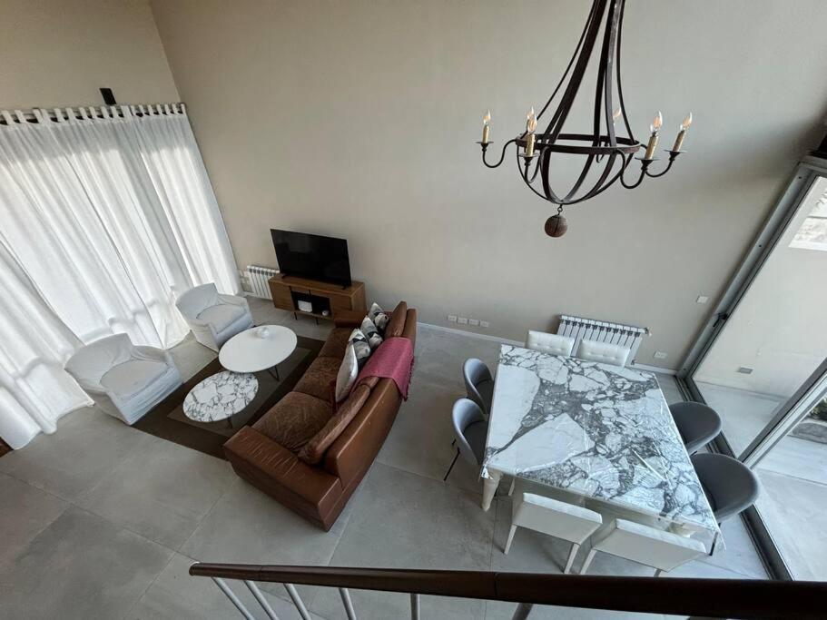 Apartamento Modern Two-story House With Terrace In Nunez River