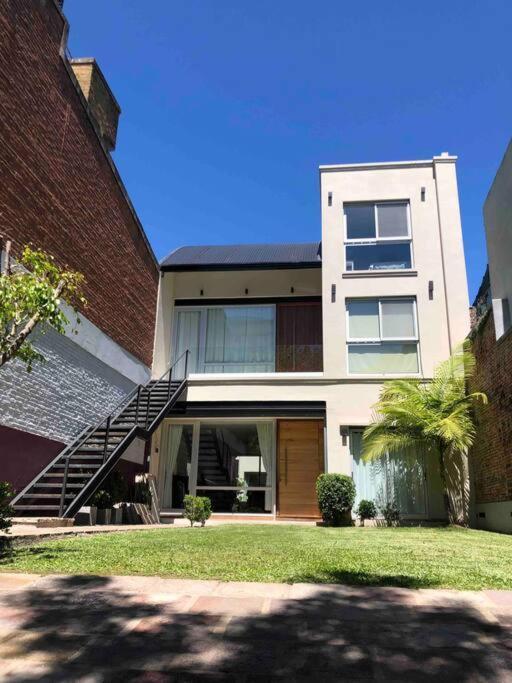 Modern Two-story House With Terrace In Nunez River Apartamento *