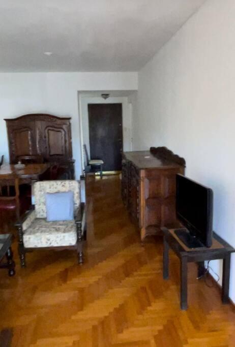 Sunny 3-room With 24-hour Security *