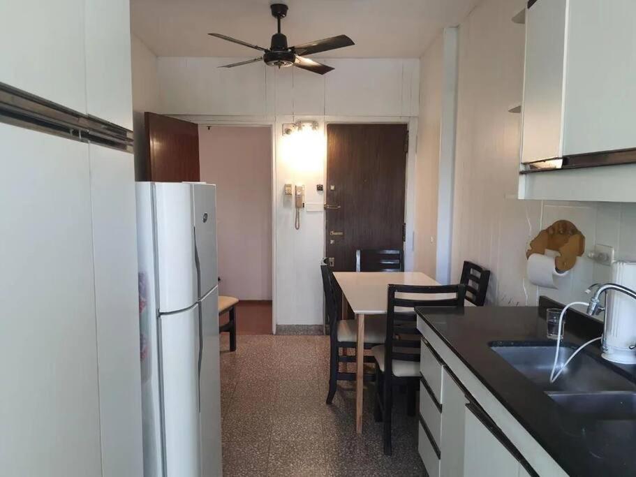 Sunny 3-room With 24-hour Security