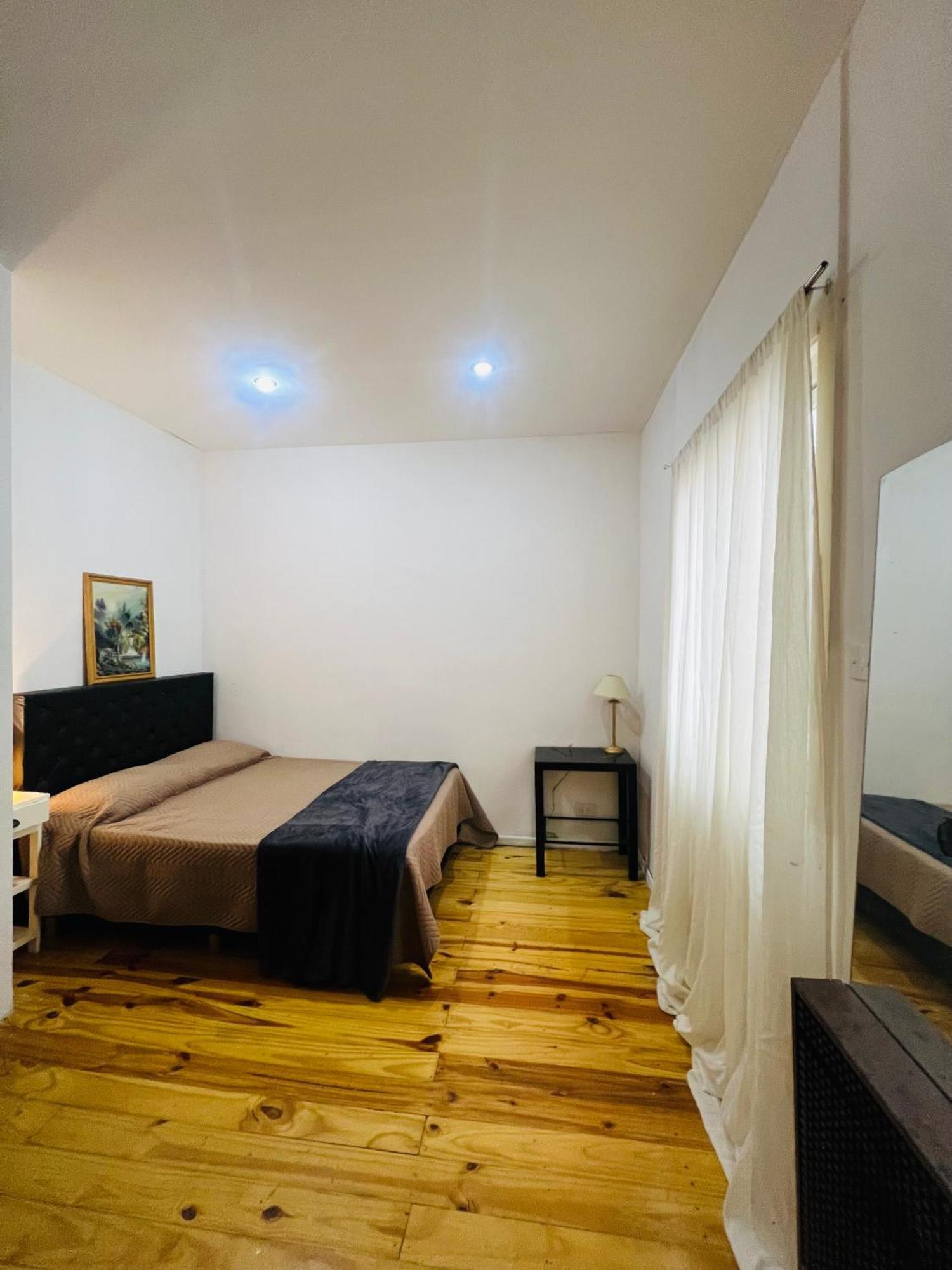 Calle Tucuman Y 9 De Julio Apartamento