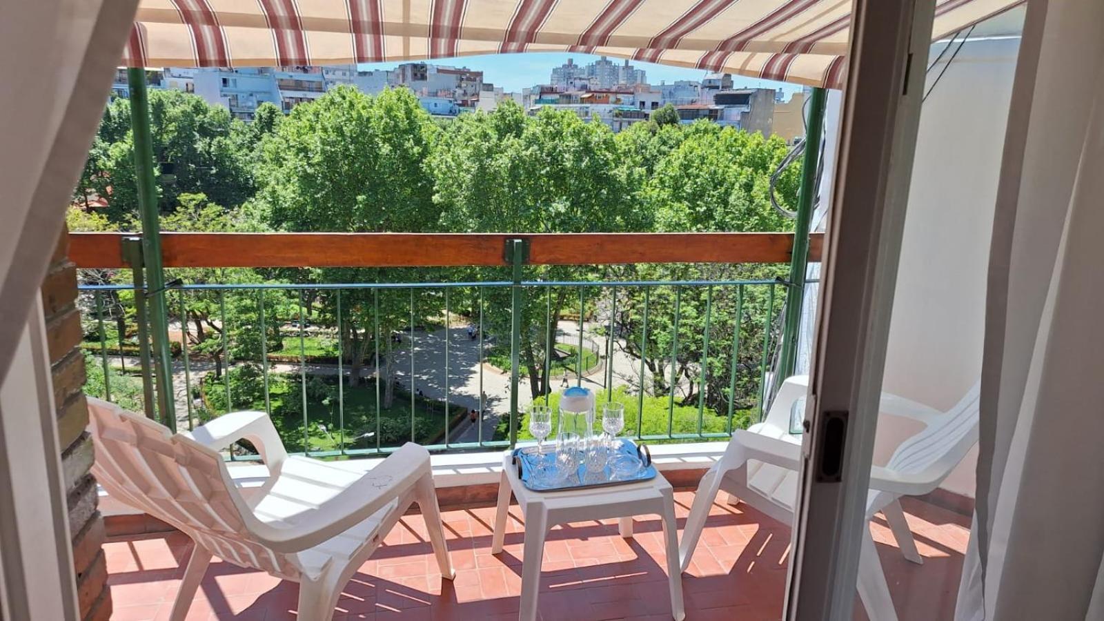 Duplex Luminoso De Categoria Con Balcon Terraza