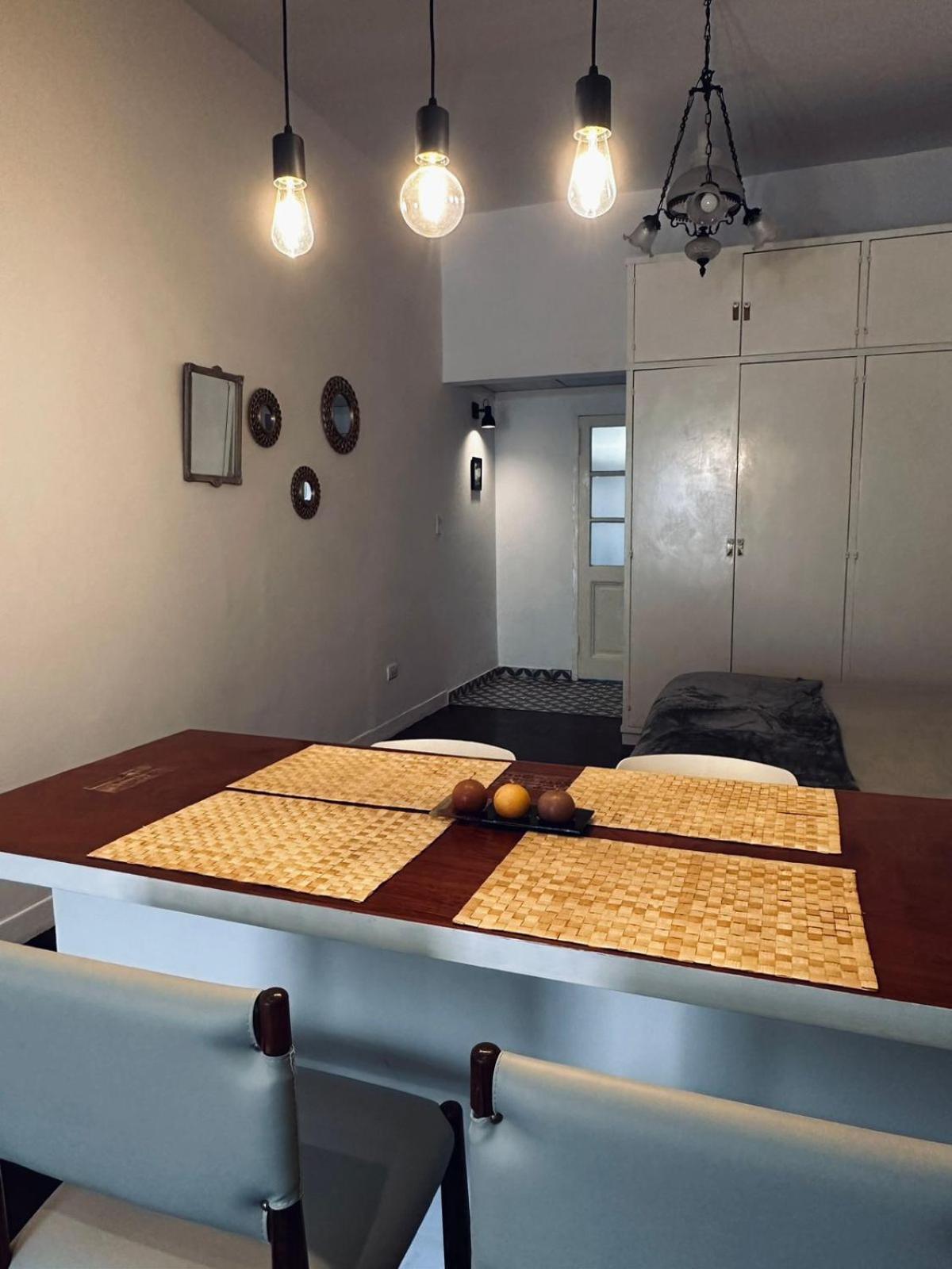 Calido Monoambiente Con Amplia Cocina En Devoto Apartamento