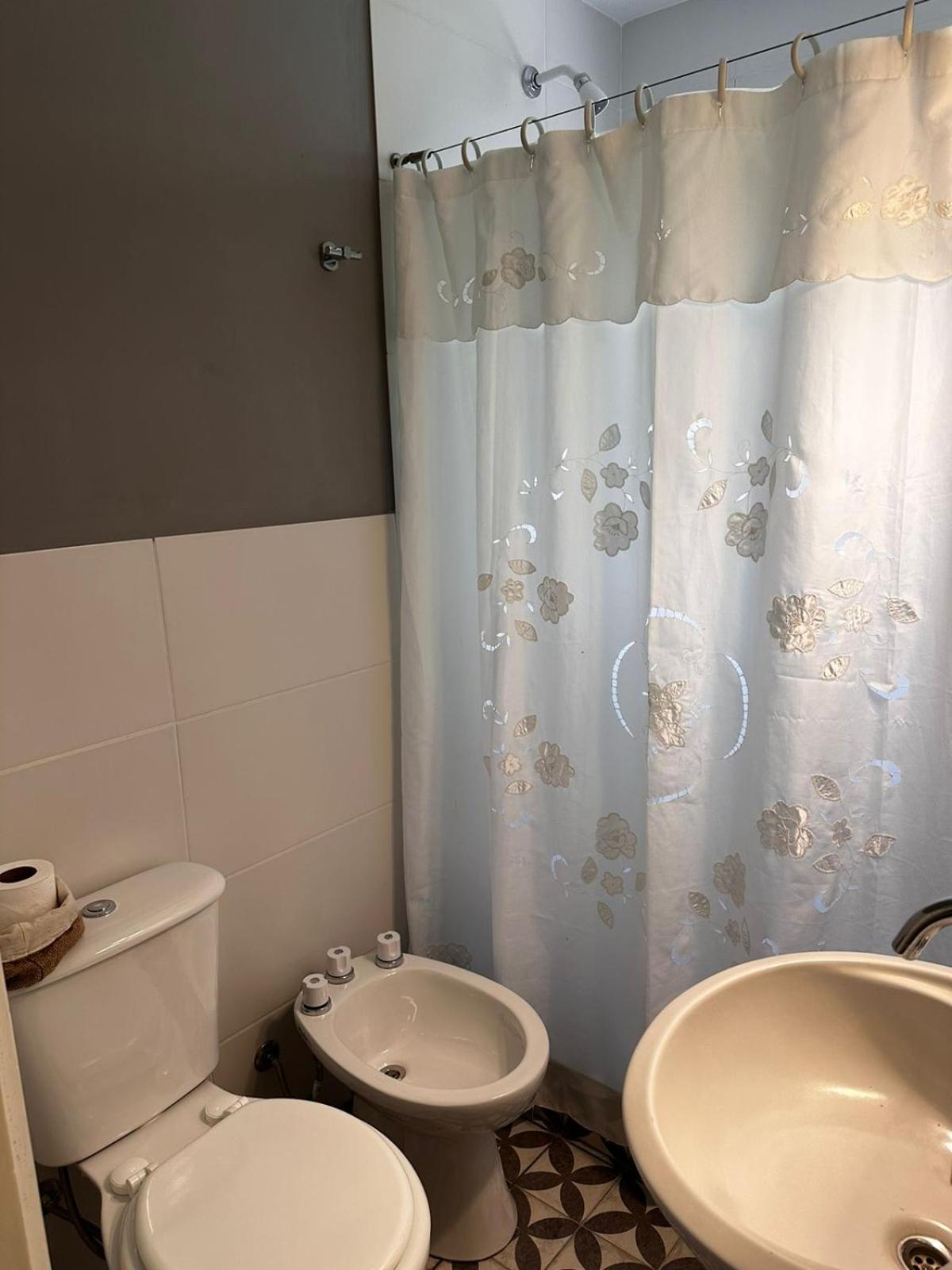 Calido Monoambiente Con Amplia Cocina En Devoto Apartamento