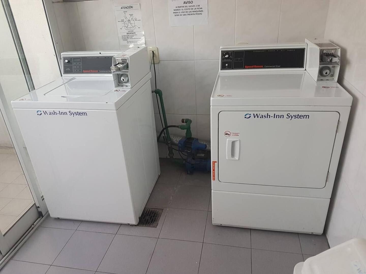 Apartamento En El Centro, Con Balcon Y Laundry, Cerca Del Subte *