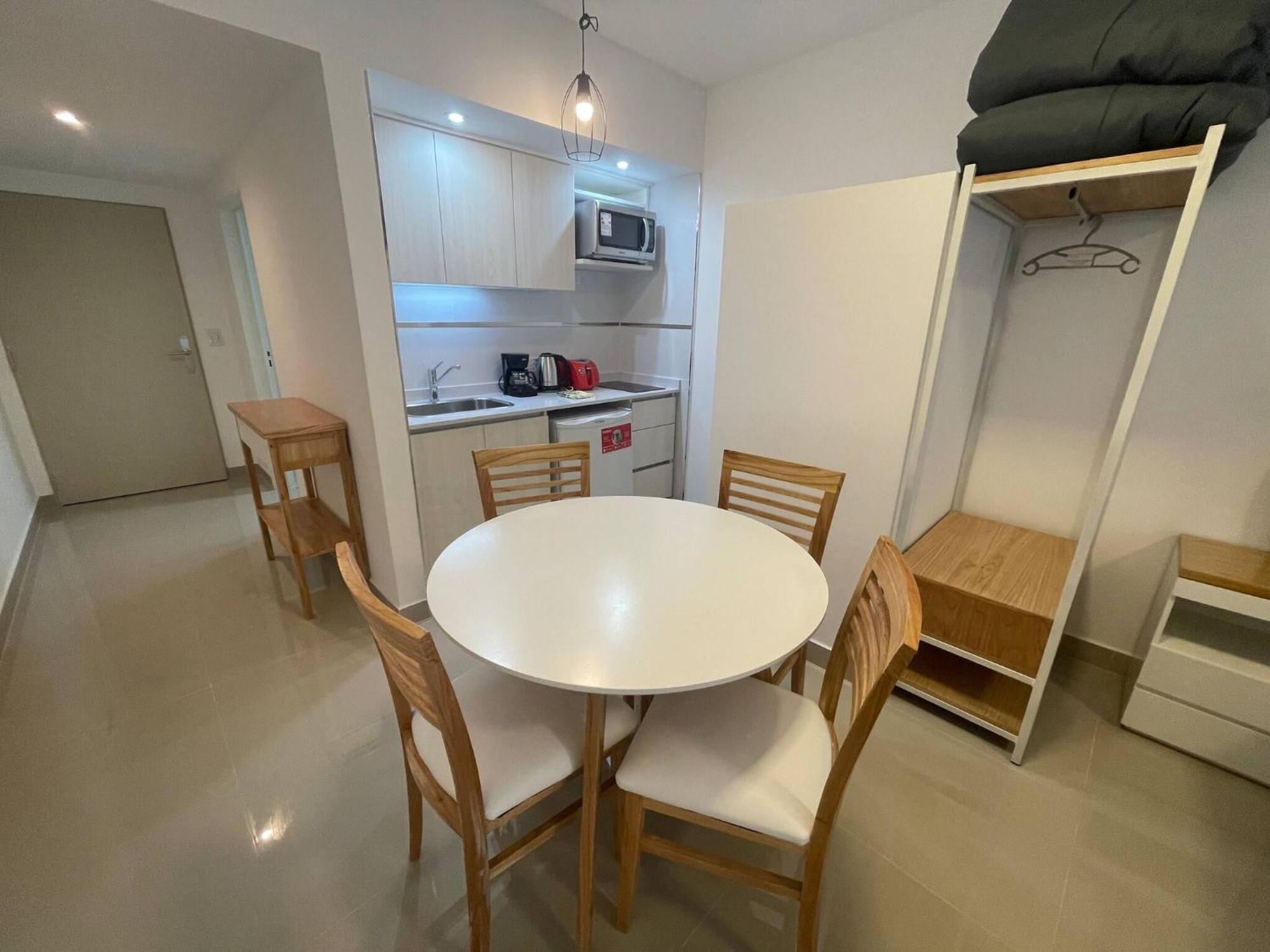 Modern With Heated Pool In The Heart Of San Telmo Apartamento