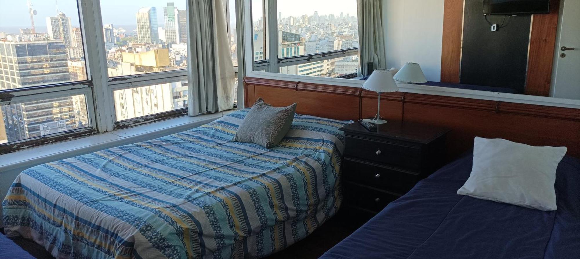 Departamento En Microcentro. Hermosa Vista De La Ciudad Y El Rio Apartamento