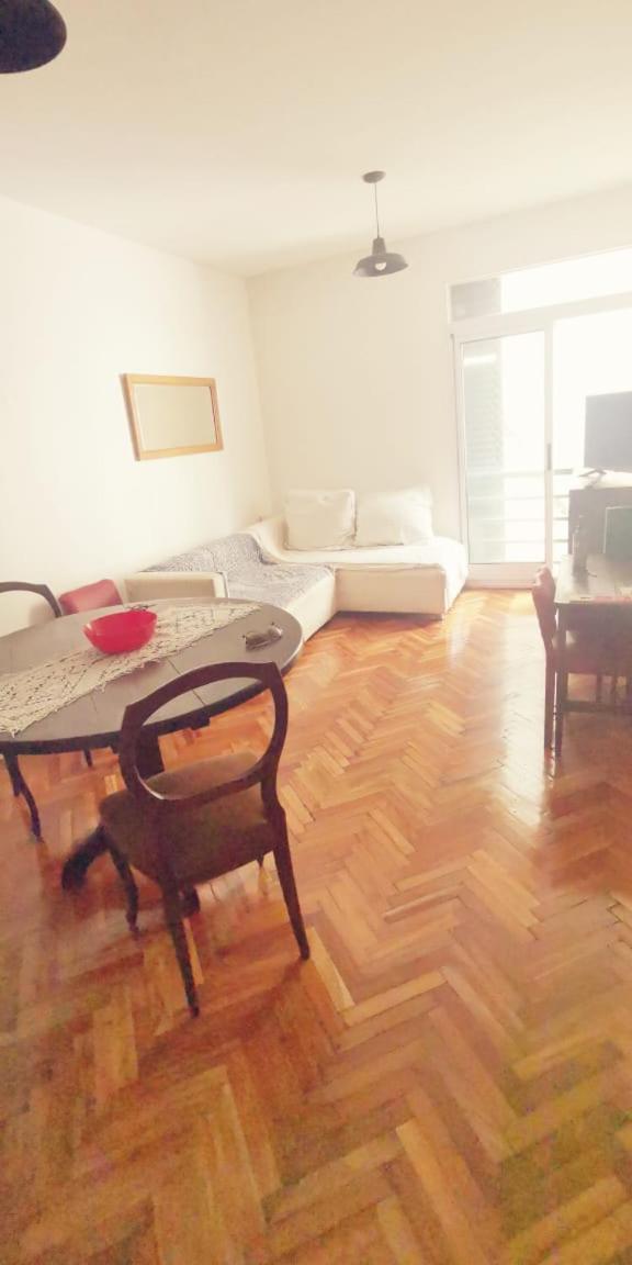 Recoleta Agradable Y Confortable Departamento Apartamento