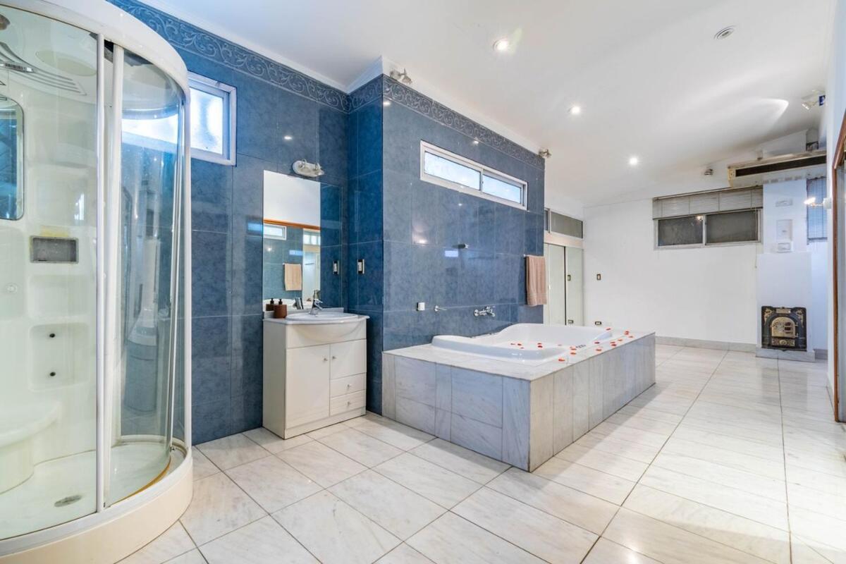 Luxury Mansion In Recoleta - Jacuzzi - Sauna - 40 People Villa Ciudad Autónoma de Buenos Aires