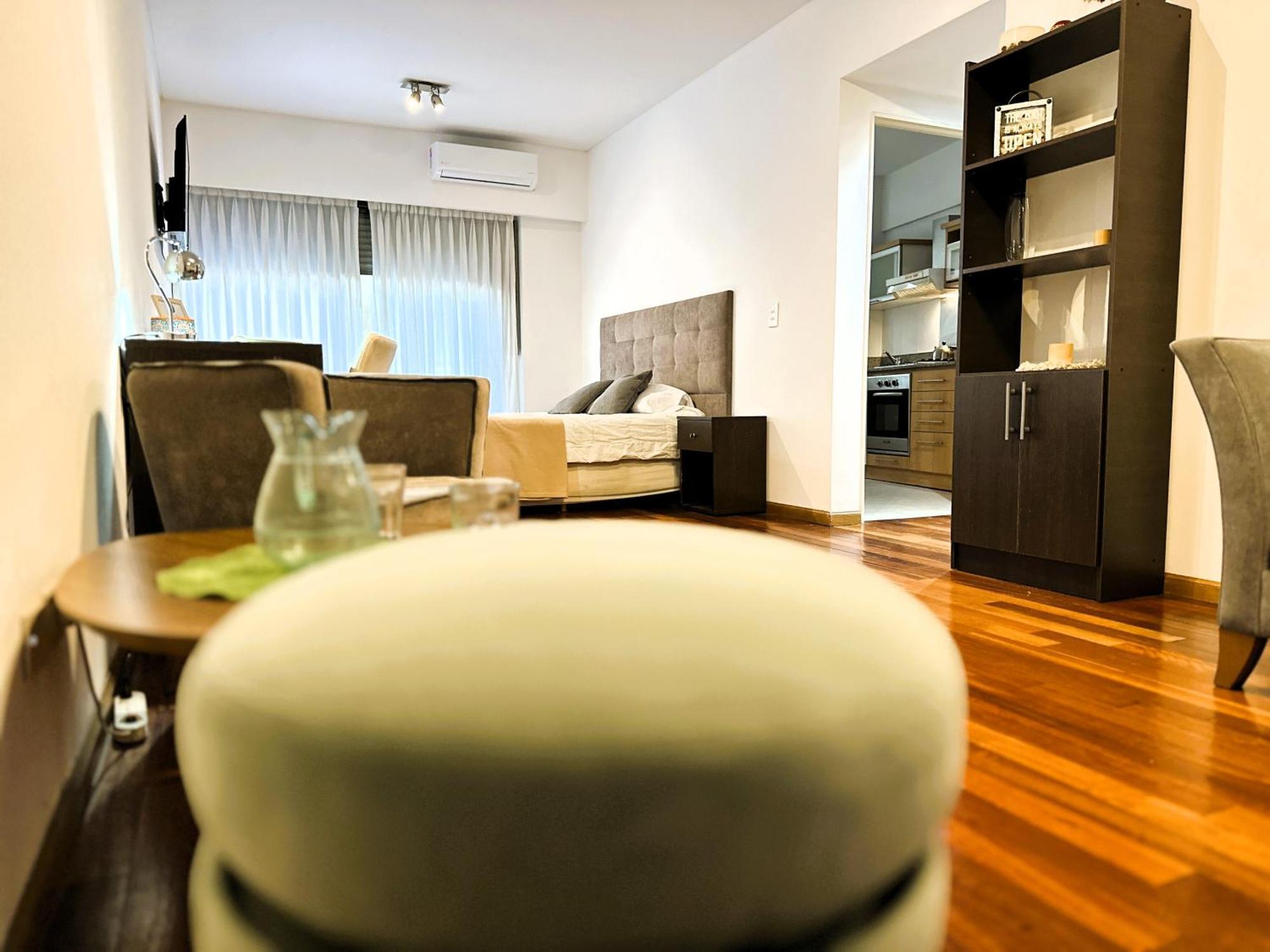 Comfortable And Spacious, Steps From Parque Heras