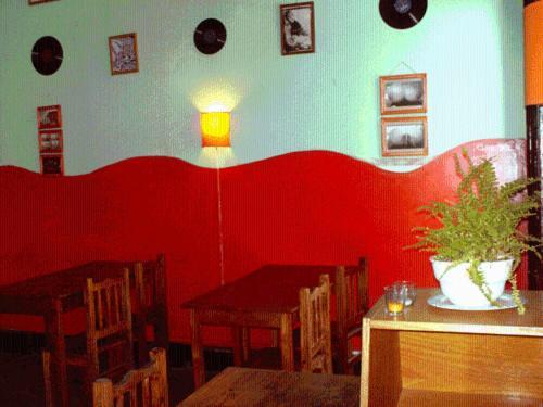 Hostal Plaza *