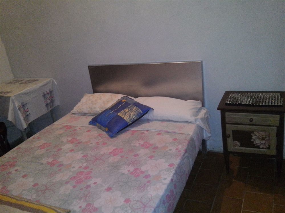 Hostal Victoria *