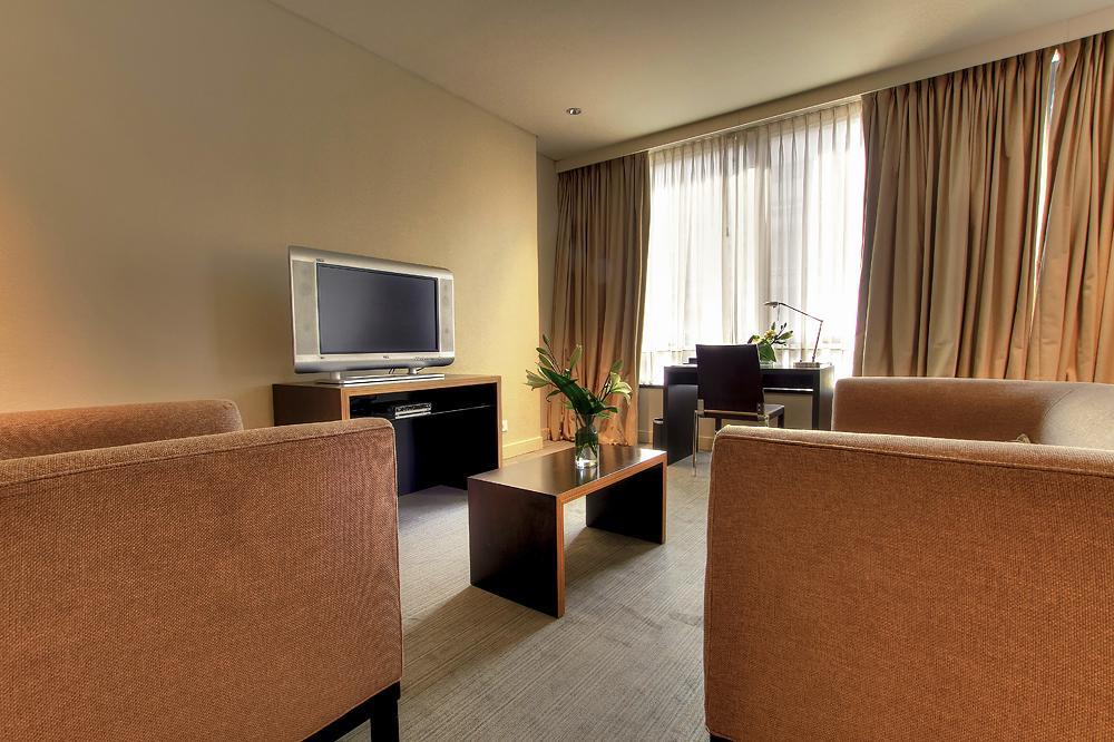 818 Hotel 4*