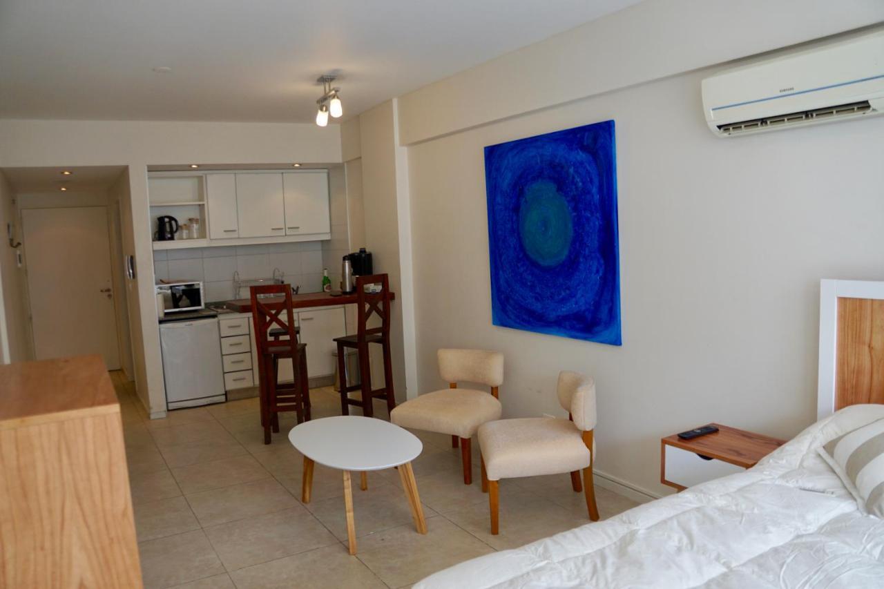 Modern With Private Balcony In San Telmo Apartamento